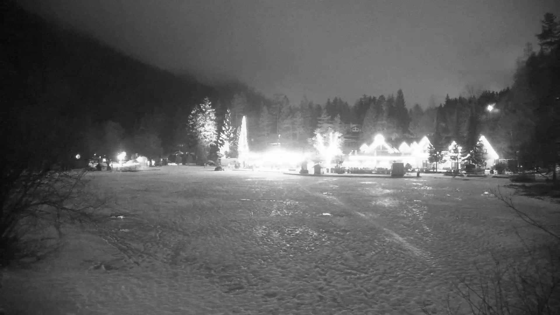 Kranjska Gora, Jezero Jasna Lake Live Cam - Jesenice, Gorenjska (Upper Carniola), Slovenia
