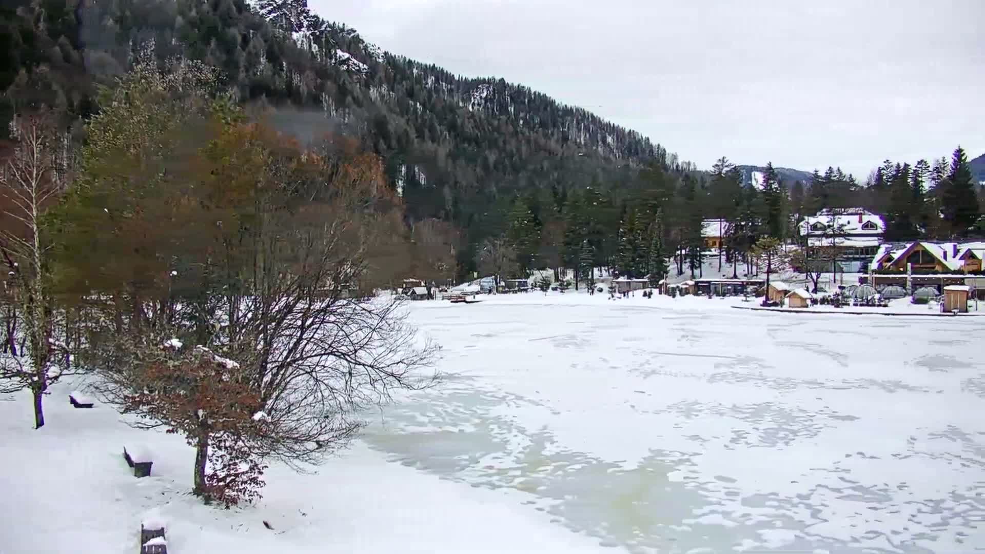 Kranjska Gora, Jezero Jasna Lake Live Cam - Jesenice, Gorenjska (Upper Carniola), Slovenia