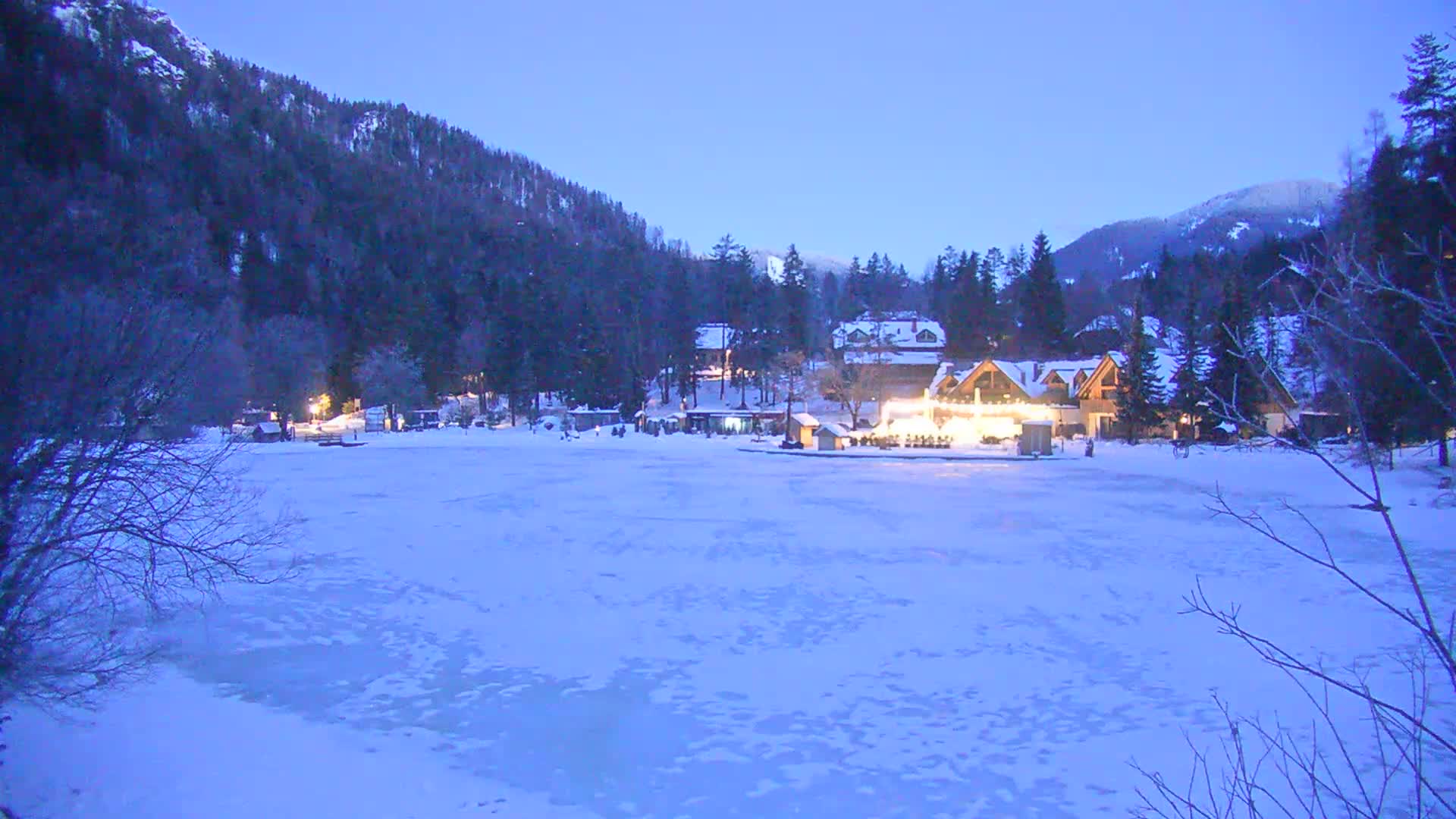Kranjska Gora, Jezero Jasna Lake Live Cam - Jesenice, Gorenjska (Upper Carniola), Slovenia
