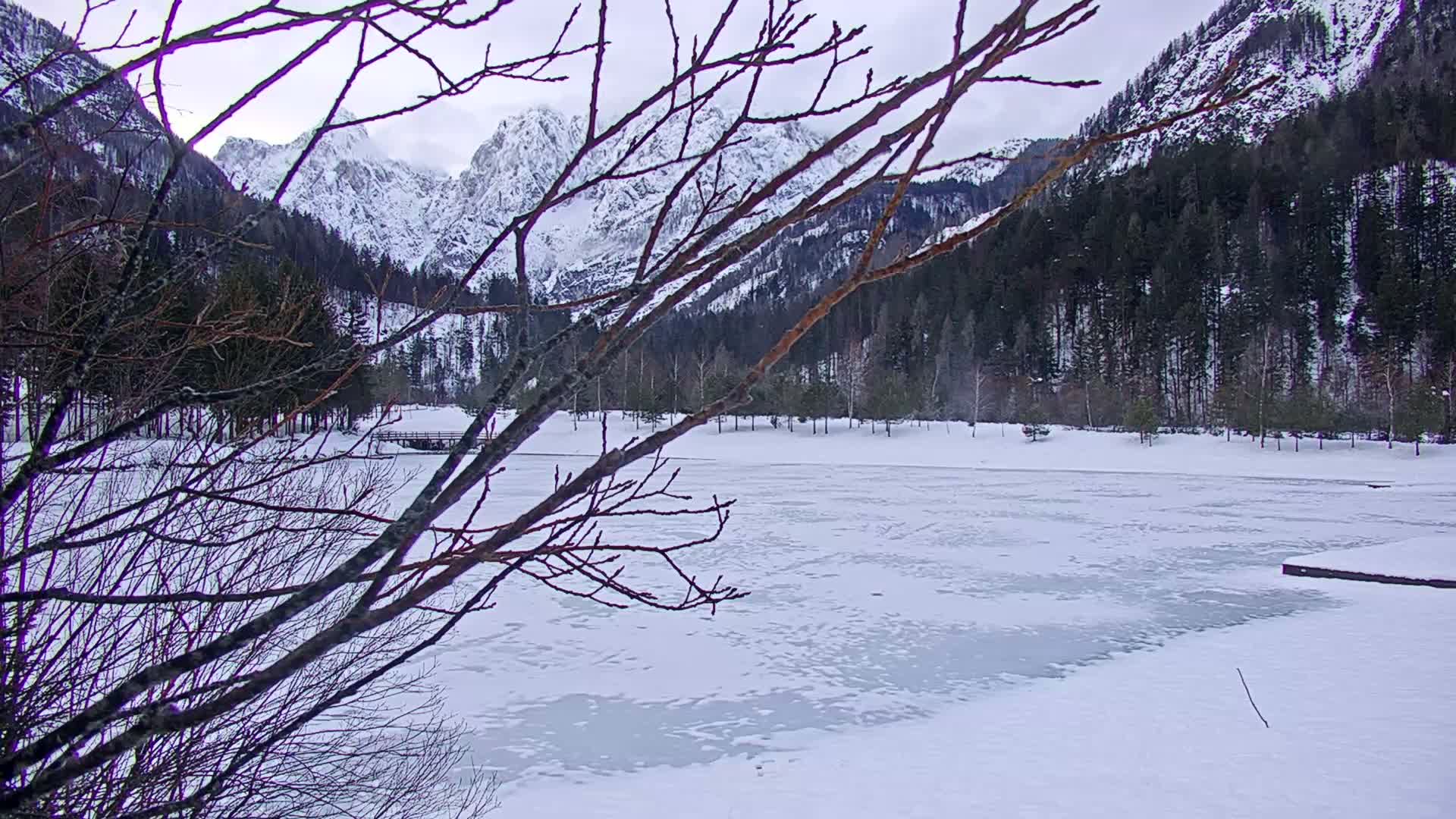 Kranjska Gora, Jezero Jasna Lake Live Cam - Jesenice, Gorenjska (Upper Carniola), Slovenia