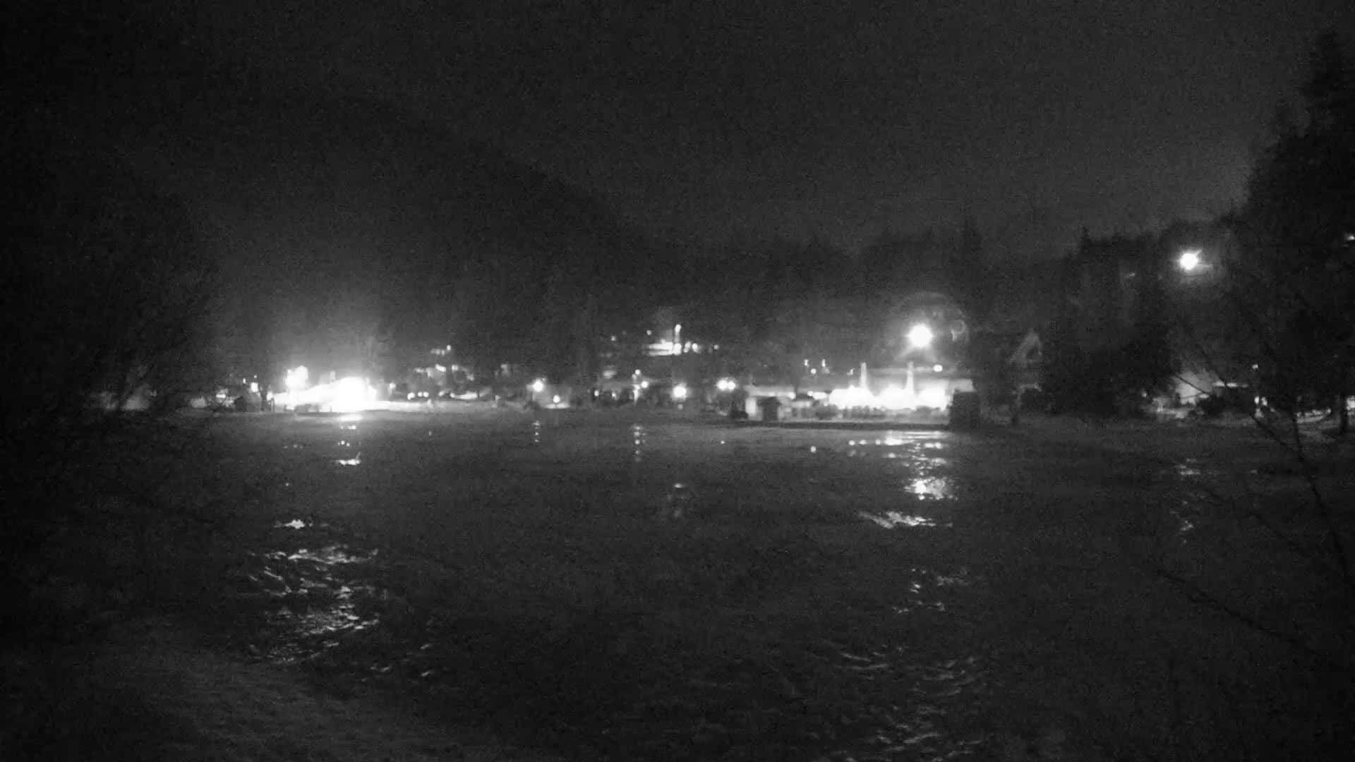 Kranjska Gora, Jezero Jasna Lake Live Cam - Jesenice, Gorenjska (Upper Carniola), Slovenia