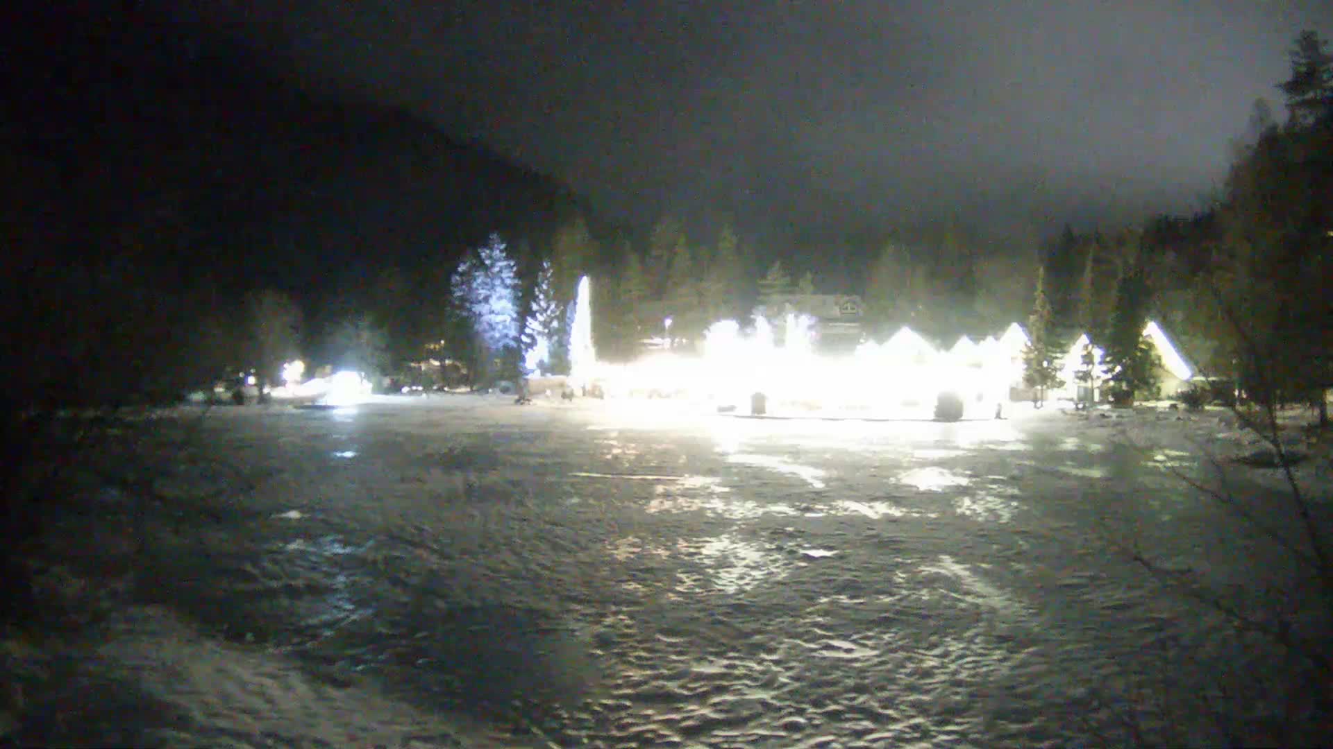 Kranjska Gora, Jezero Jasna Lake Live Cam - Jesenice, Gorenjska (Upper Carniola), Slovenia