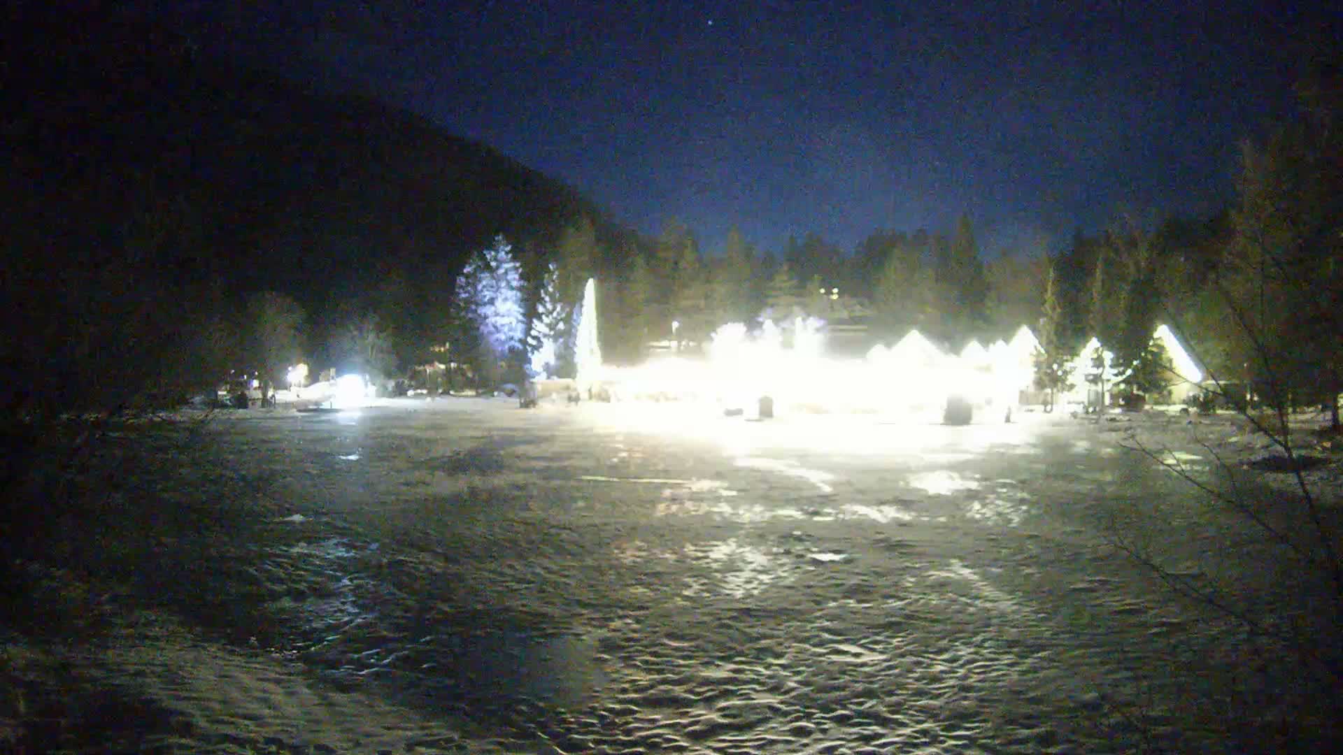 Kranjska Gora, Jezero Jasna Lake Live Cam - Jesenice, Gorenjska (Upper Carniola), Slovenia