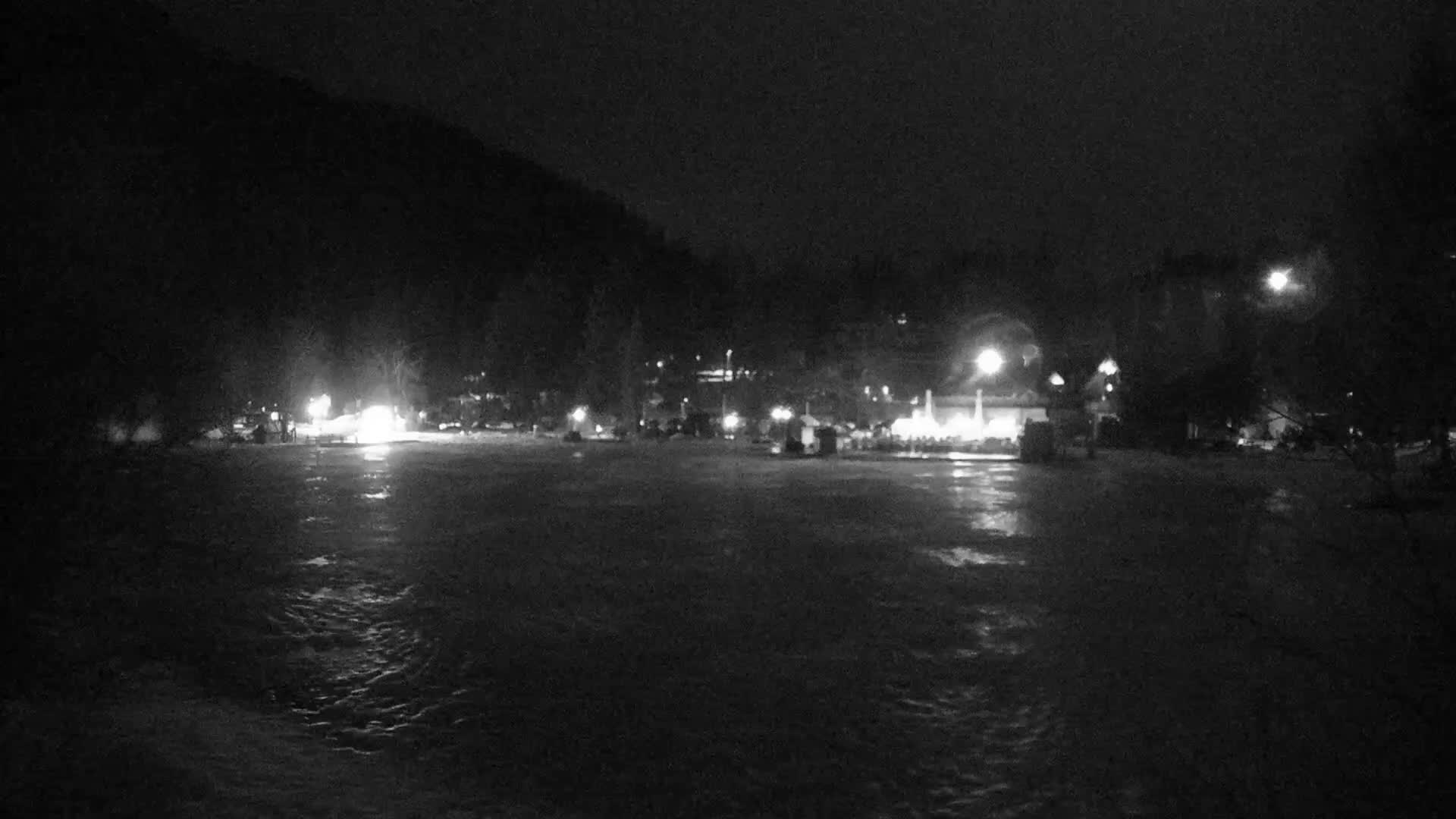 Kranjska Gora, Jezero Jasna Lake Live Cam - Jesenice, Gorenjska (Upper Carniola), Slovenia