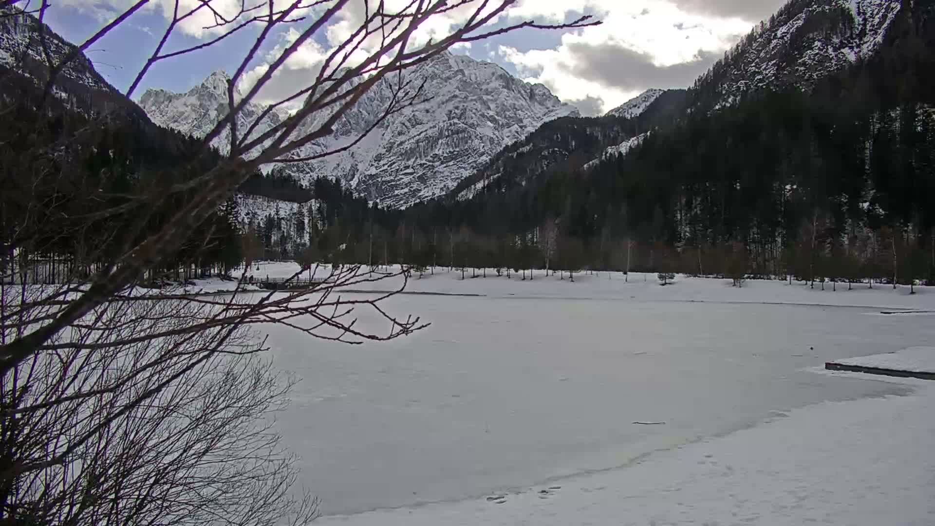 Kranjska Gora, Jezero Jasna Lake Live Cam - Jesenice, Gorenjska (Upper Carniola), Slovenia