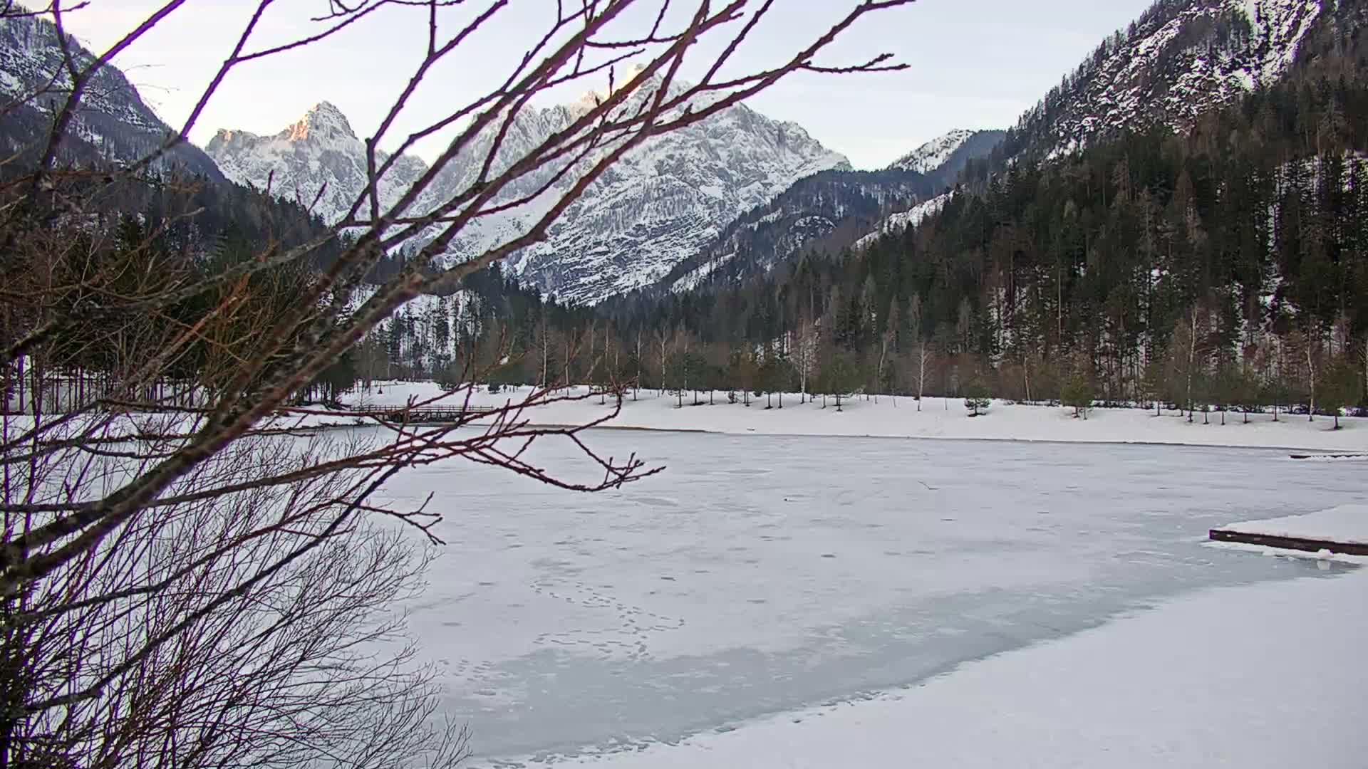 Kranjska Gora, Jezero Jasna Lake Live Cam - Jesenice, Gorenjska (Upper Carniola), Slovenia
