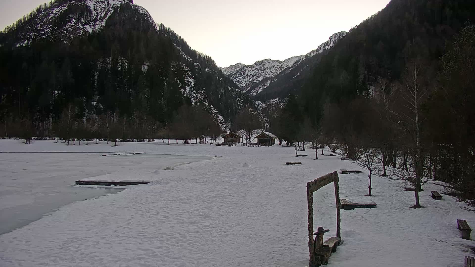 Kranjska Gora, Jezero Jasna Lake Live Cam - Jesenice, Gorenjska (Upper Carniola), Slovenia