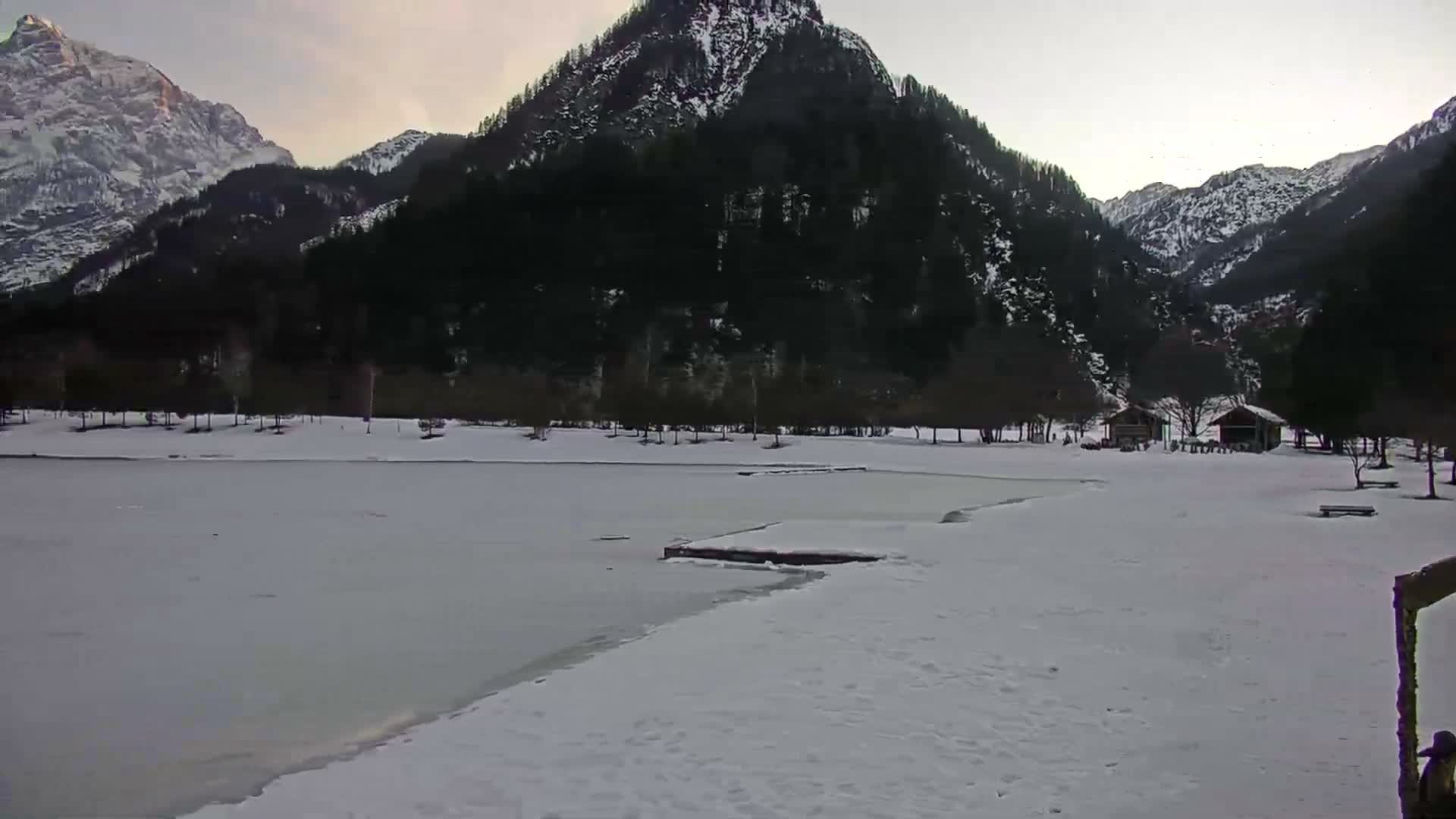 Kranjska Gora, Jezero Jasna Lake Live Cam - Jesenice, Gorenjska (Upper Carniola), Slovenia