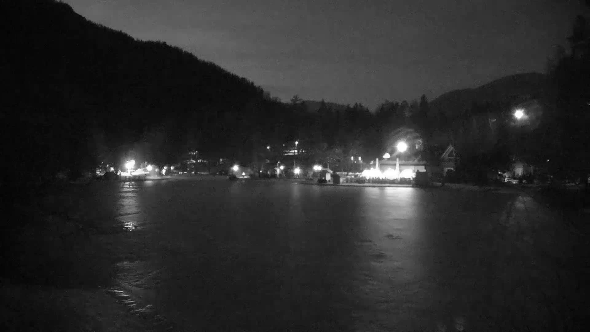 Kranjska Gora, Jezero Jasna Lake Live Cam - Jesenice, Gorenjska (Upper Carniola), Slovenia