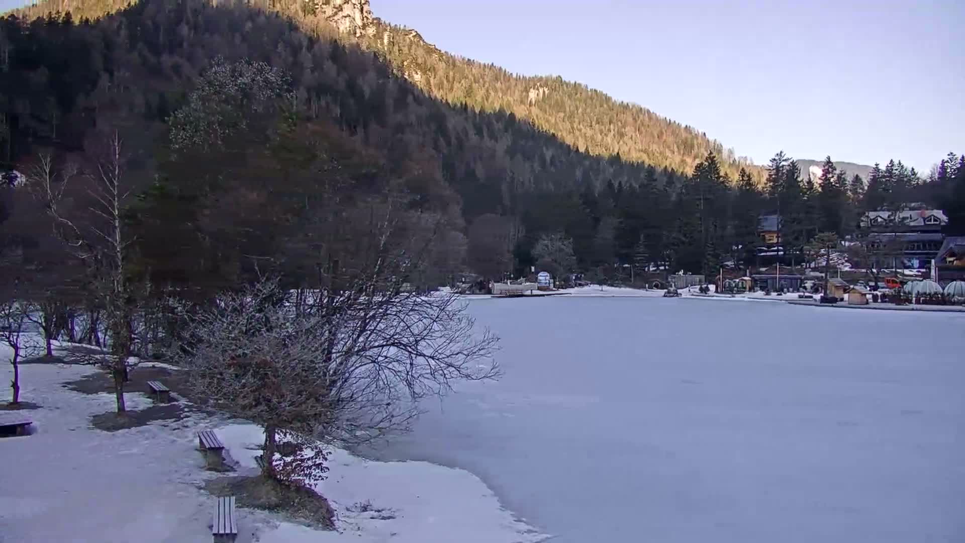 Kranjska Gora, Jezero Jasna Lake Live Cam - Jesenice, Gorenjska (Upper Carniola), Slovenia