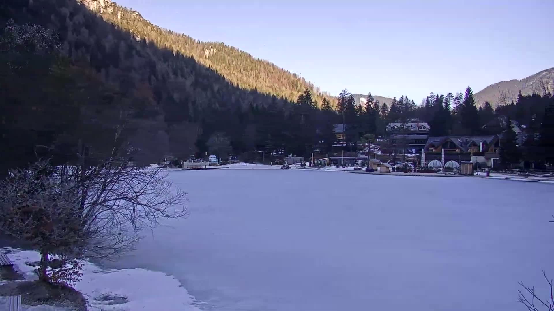 Kranjska Gora, Jezero Jasna Lake Live Cam - Jesenice, Gorenjska (Upper Carniola), Slovenia