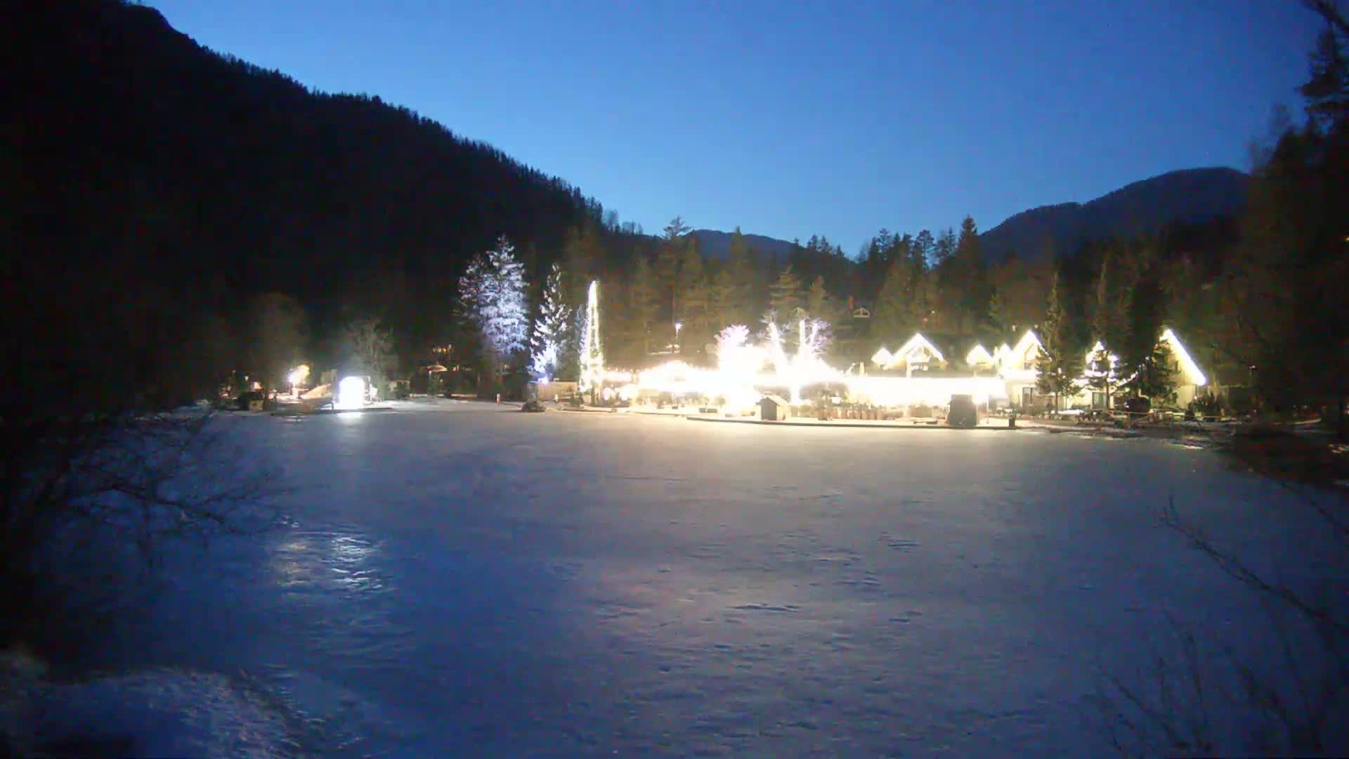 Kranjska Gora, Jezero Jasna Lake Live Cam - Jesenice, Gorenjska (Upper Carniola), Slovenia