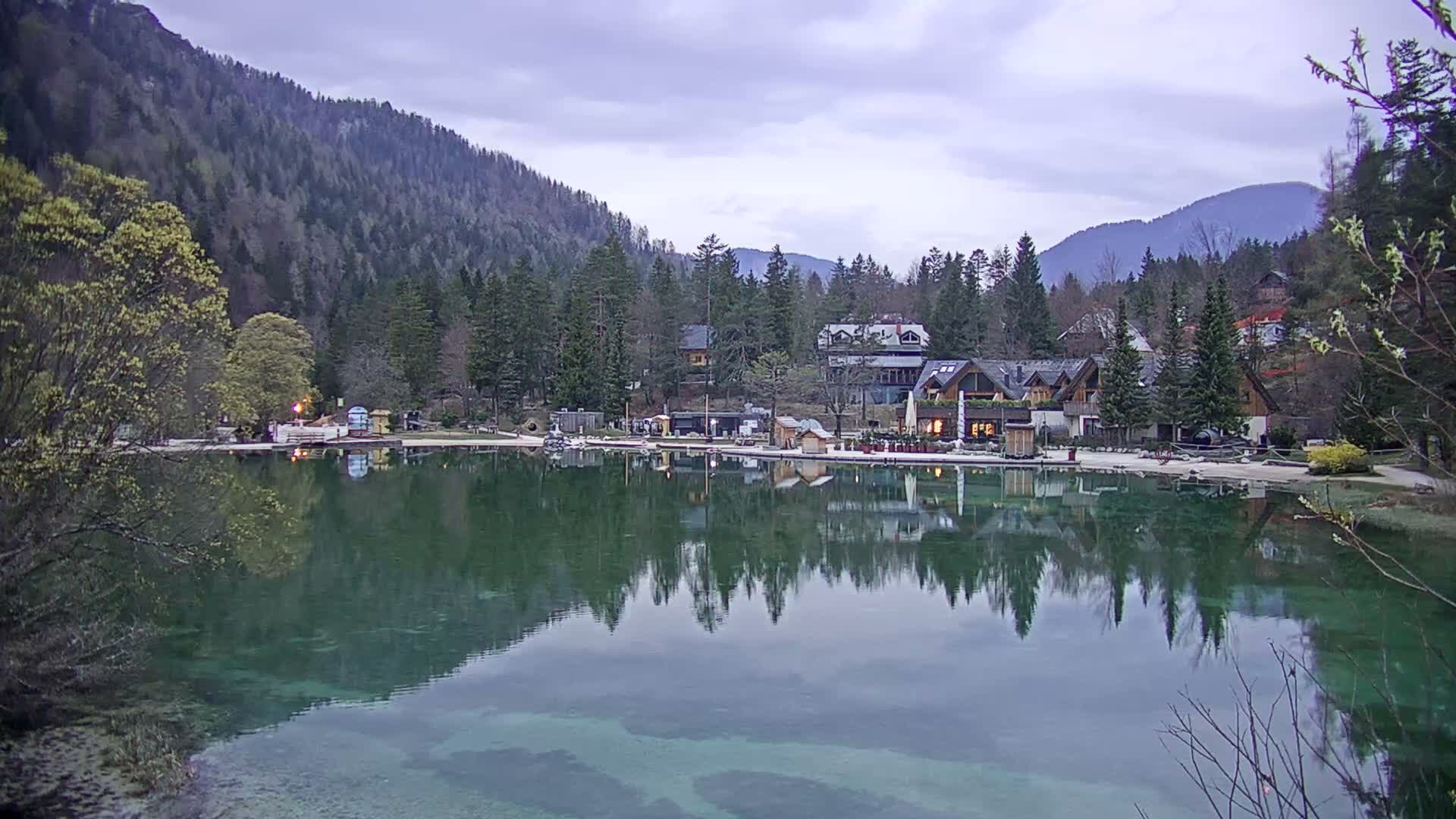 Kranjska Gora, Jezero Jasna Lake Live Cam - Jesenice, Gorenjska (Upper Carniola), Slovenia