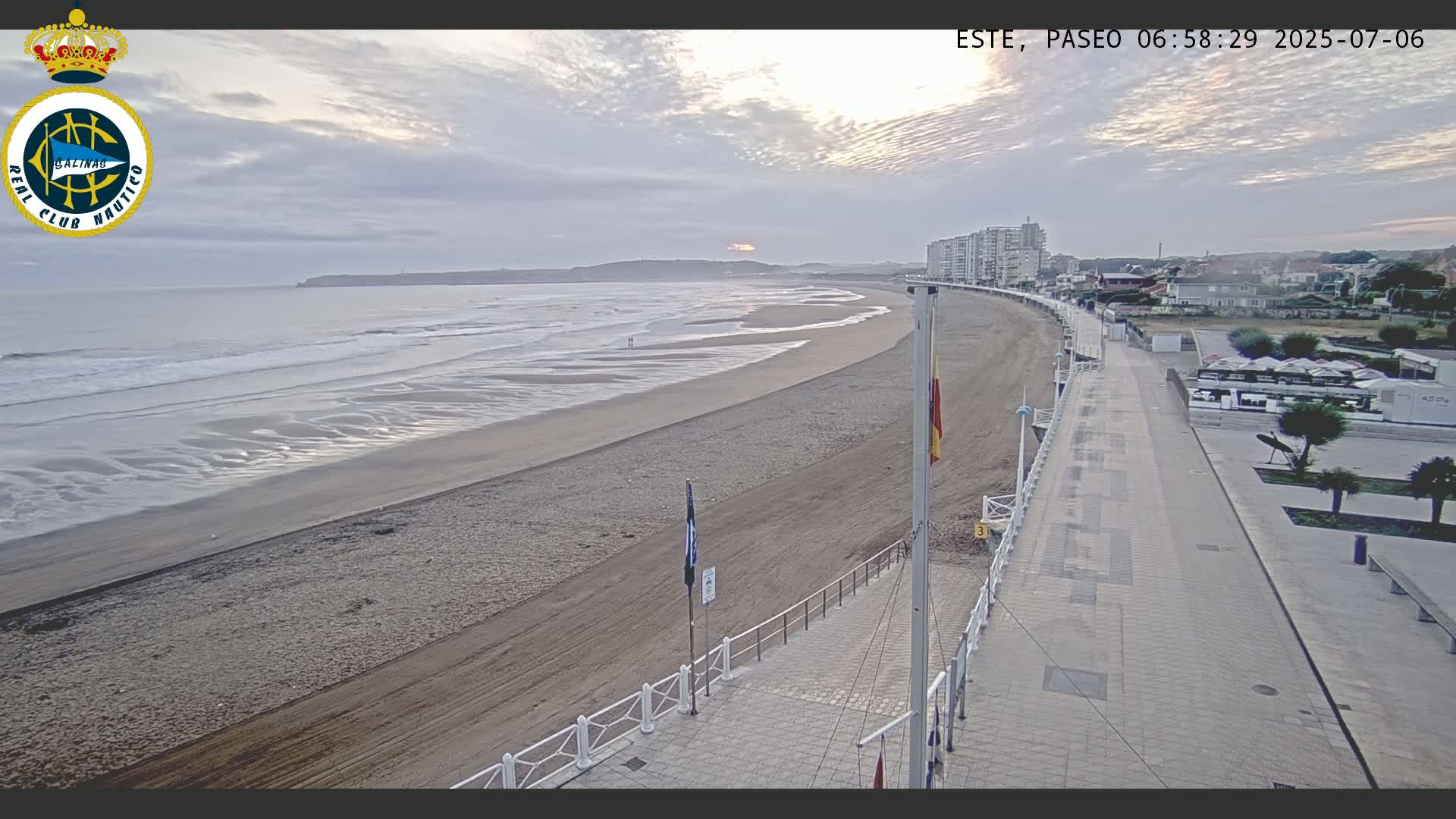 East Playa de Salinas Beach Live Cam - Avilés, Asturias, Spain