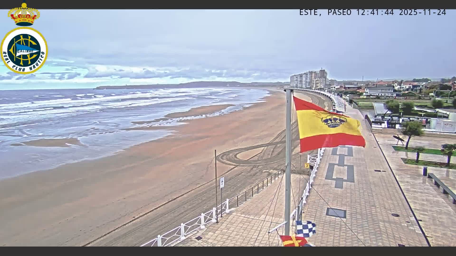 East Playa de Salinas Beach Live Cam - Avilés, Asturias, Spain
