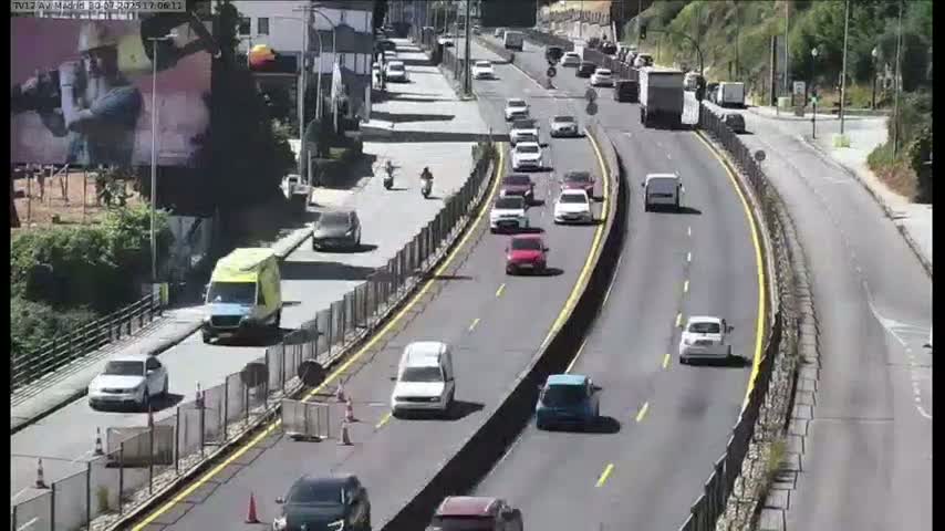 Vigo, Avenida de Madrid Live Cam - Pontevedra, Galicia, Spain