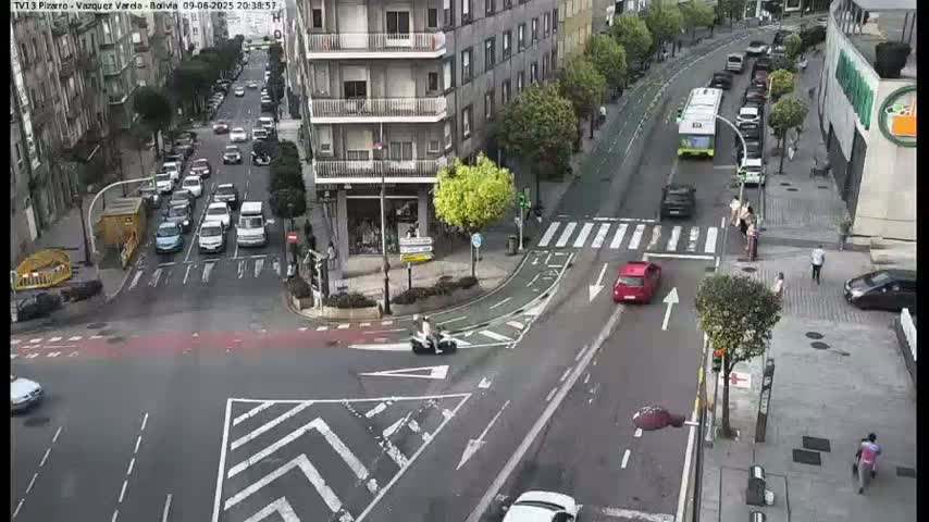 Vigo Pizarro - Vasquez  Varela Street Live Cam - Pontevedra, Galicia, Spain