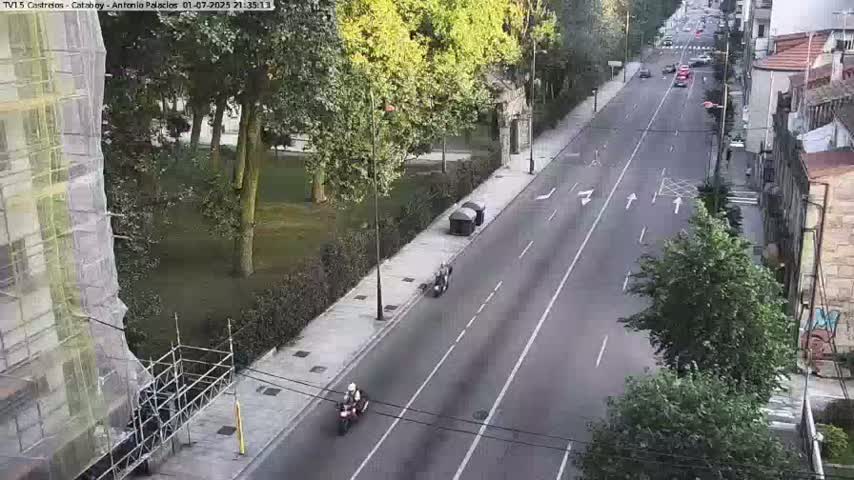 Vigo, Avenida de Antonio Palacios & Castrelos Avenue Live Cam - Pontevedra, Galicia, Spain