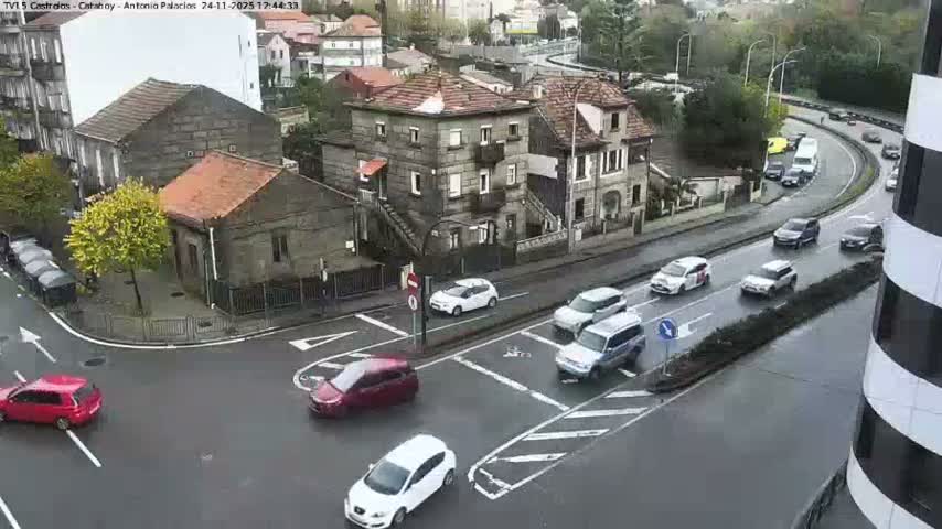 Vigo, Avenida de Antonio Palacios & Castrelos Avenue Live Cam - Pontevedra, Galicia, Spain