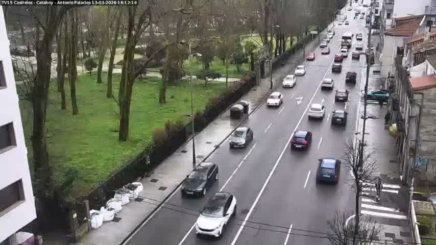 Vigo, Avenida de Antonio Palacios & Castrelos Avenue Live Cam - Pontevedra, Galicia, Spain