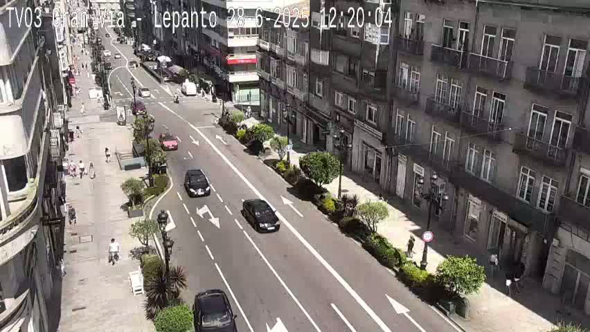 Avenida Gran Vía Avenue & Rua Lepanto Live Cam - Pontevedra, Galicia, Spain