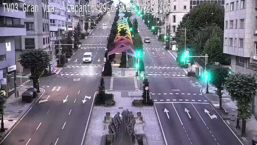 Avenida Gran Vía Avenue & Rua Lepanto Live Cam - Pontevedra, Galicia, Spain
