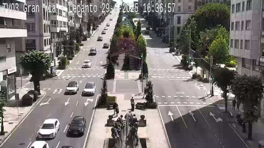 Avenida Gran Vía Avenue & Rua Lepanto Live Cam - Pontevedra, Galicia, Spain
