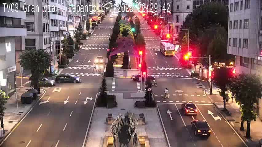 Avenida Gran Vía Avenue & Rua Lepanto Live Cam - Pontevedra, Galicia, Spain
