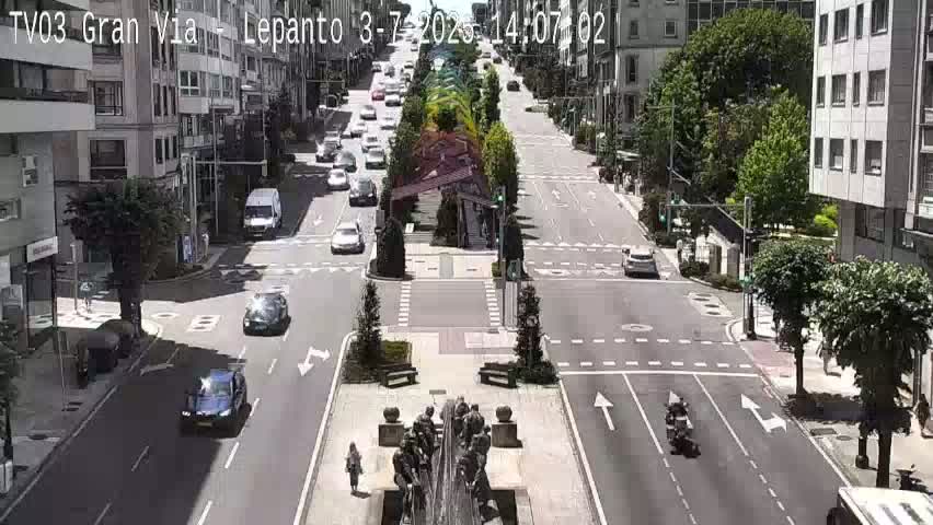 Avenida Gran Vía Avenue & Rua Lepanto Live Cam - Pontevedra, Galicia, Spain