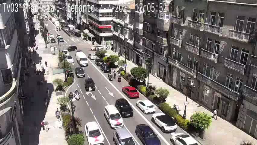 Avenida Gran Vía Avenue & Rua Lepanto Live Cam - Pontevedra, Galicia, Spain