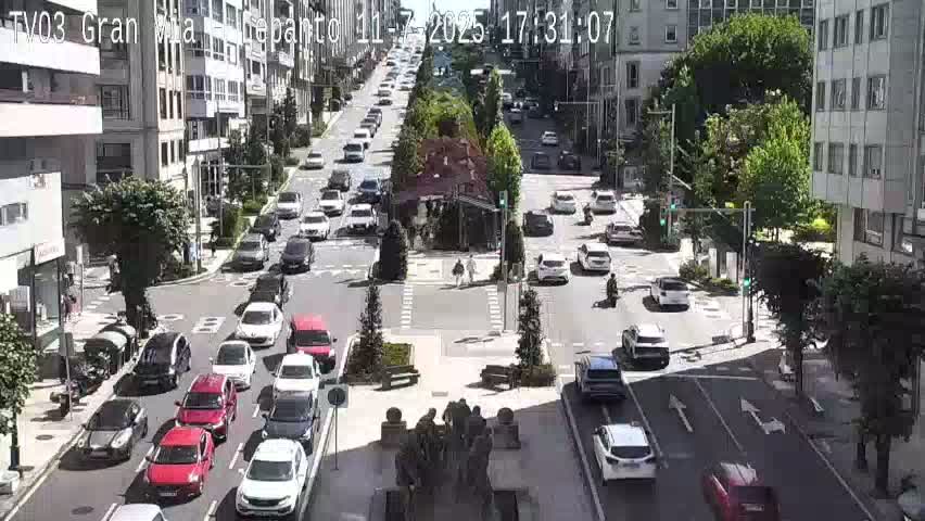 Avenida Gran Vía Avenue & Rua Lepanto Live Cam - Pontevedra, Galicia, Spain