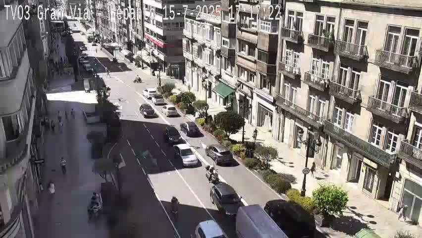 Avenida Gran Vía Avenue & Rua Lepanto Live Cam - Pontevedra, Galicia, Spain