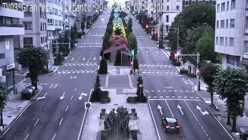 Avenida Gran Vía Avenue & Rua Lepanto Live Cam - Pontevedra, Galicia, Spain