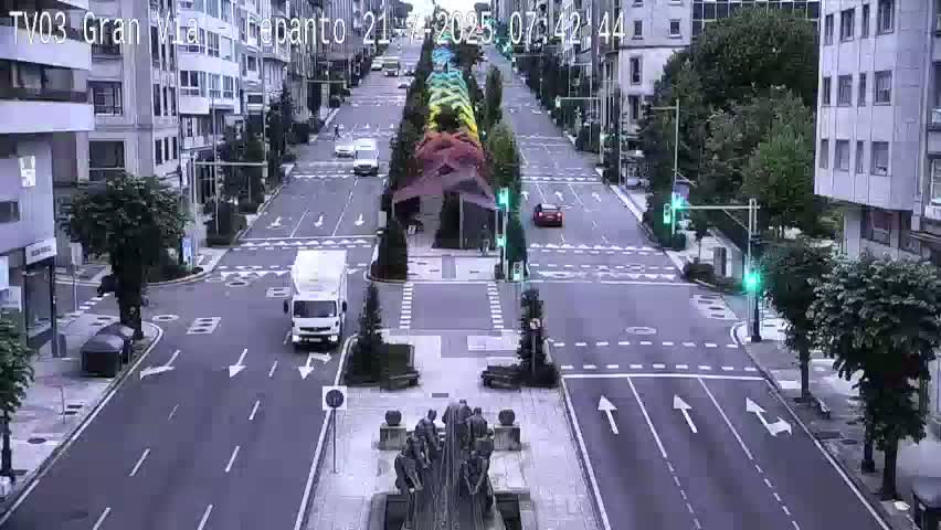 Avenida Gran Vía Avenue & Rua Lepanto Live Cam - Pontevedra, Galicia, Spain