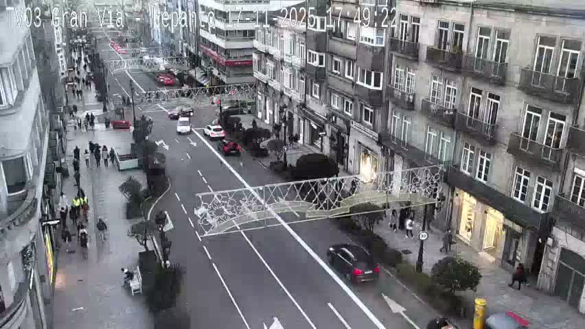 Avenida Gran Vía Avenue & Rua Lepanto Live Cam - Pontevedra, Galicia, Spain