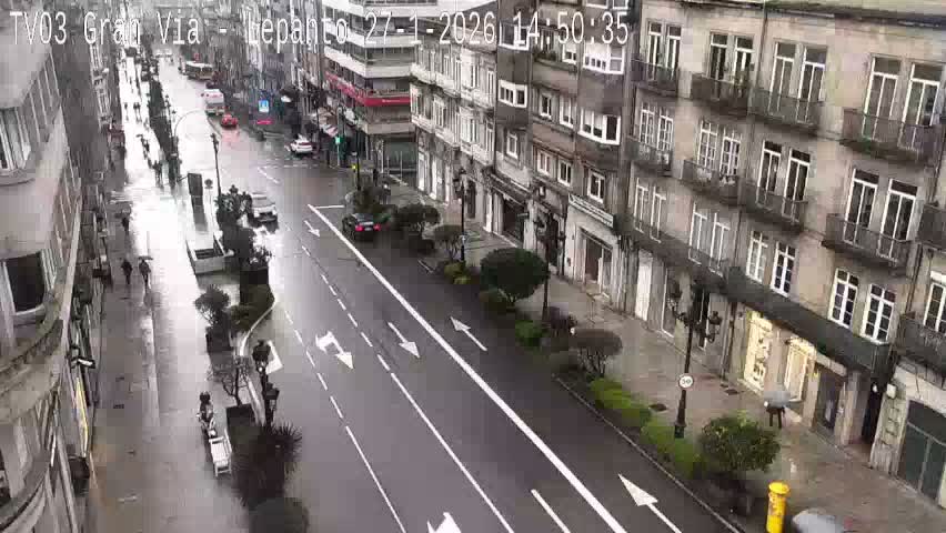 Avenida Gran Vía Avenue & Rua Lepanto Live Cam - Pontevedra, Galicia, Spain