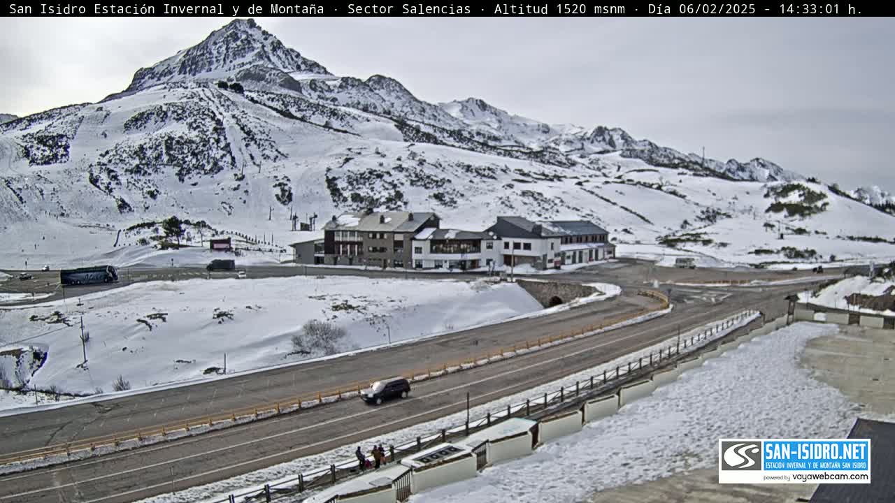 Estación San Isidro Hotel Area Live Cam - León, Castile&Leon, Spain