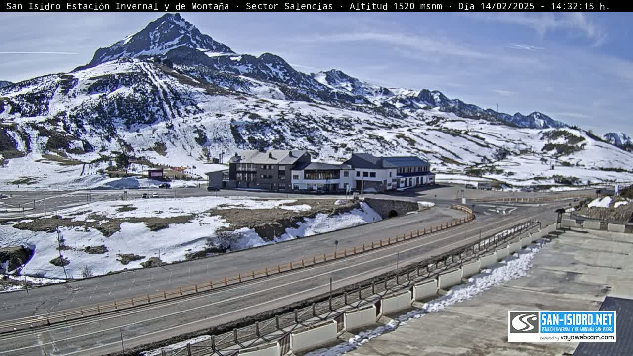 Estación San Isidro Hotel Area Live Cam - León, Castile&Leon, Spain