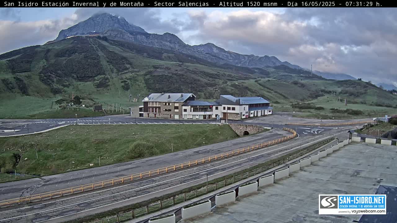 Estación San Isidro Hotel Area Live Cam - León, Castile&Leon, Spain