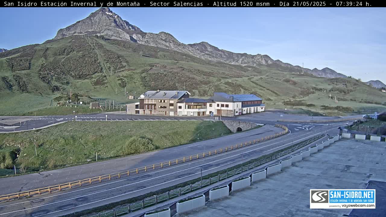 Estación San Isidro Hotel Area Live Cam - León, Castile&Leon, Spain