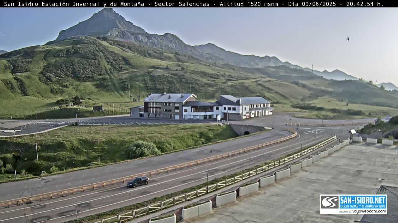 Estación San Isidro Hotel Area Live Cam - León, Castile&Leon, Spain