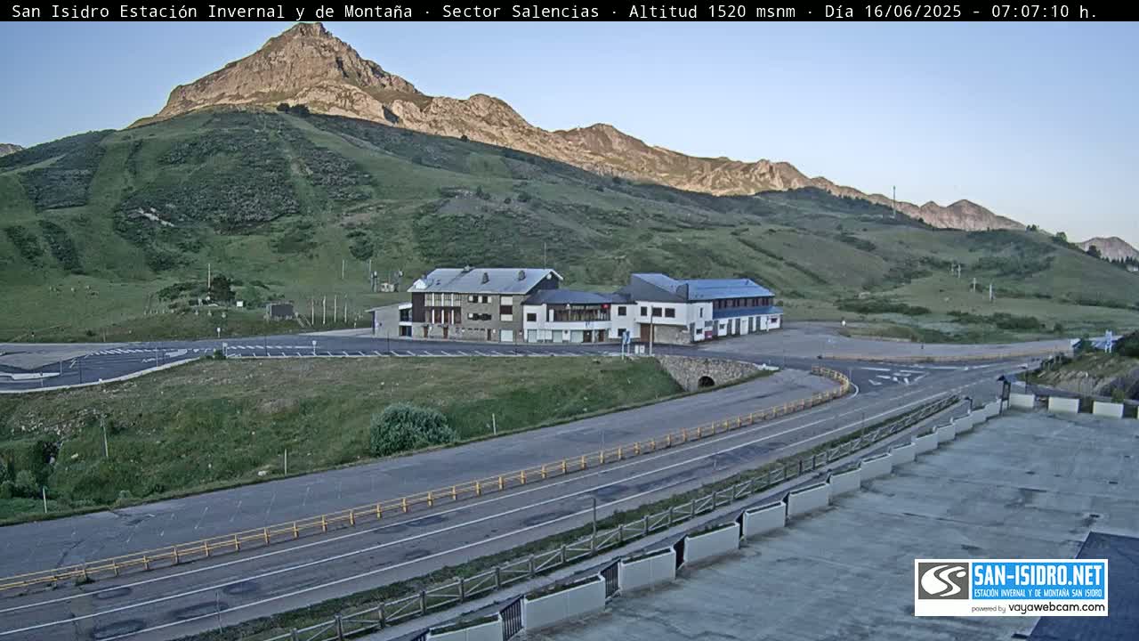 Estación San Isidro Hotel Area Live Cam - León, Castile&Leon, Spain