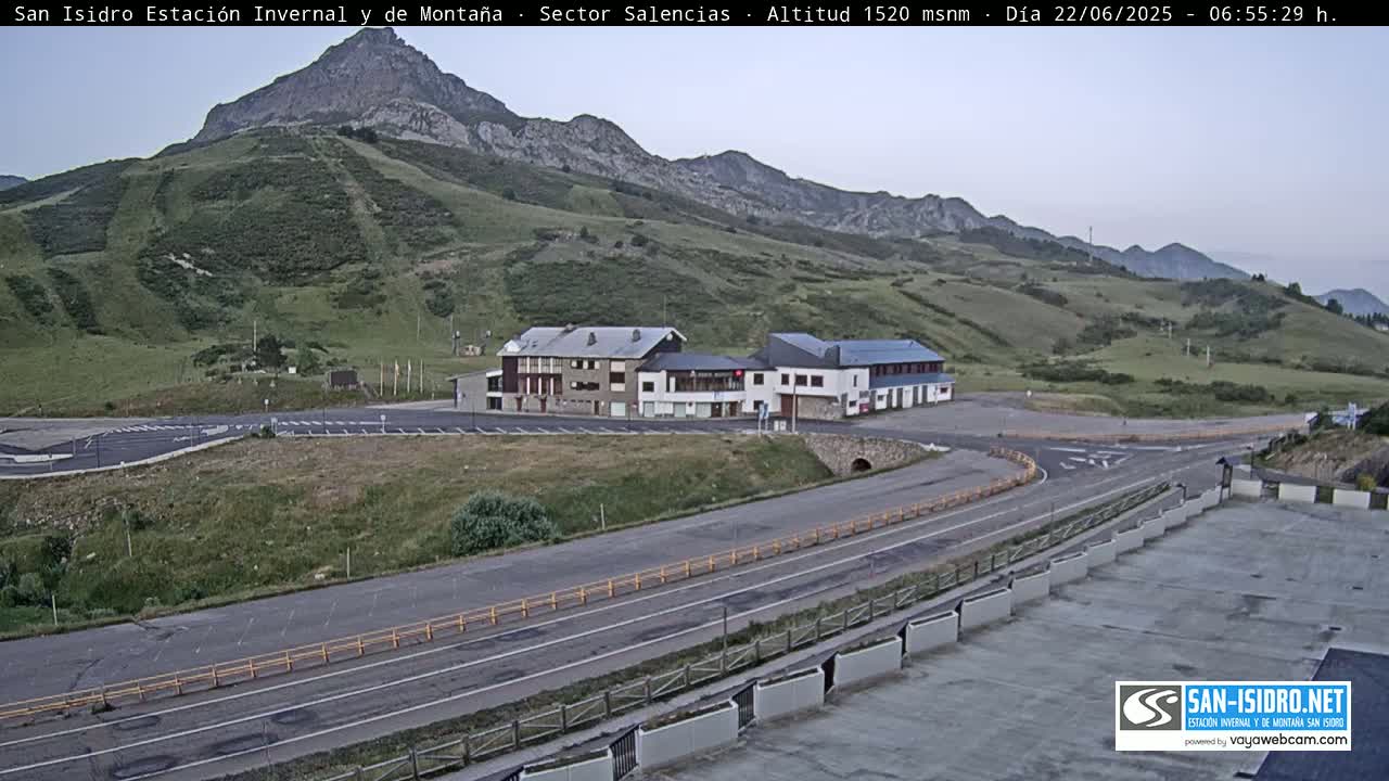 Estación San Isidro Hotel Area Live Cam - León, Castile&Leon, Spain