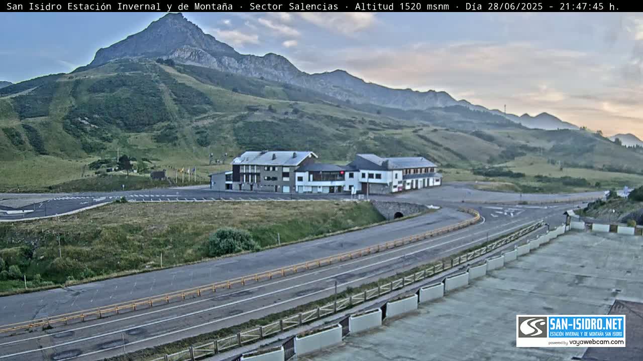 Estación San Isidro Hotel Area Live Cam - León, Castile&Leon, Spain
