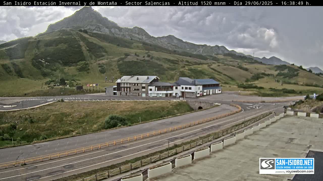 Estación San Isidro Hotel Area Live Cam - León, Castile&Leon, Spain