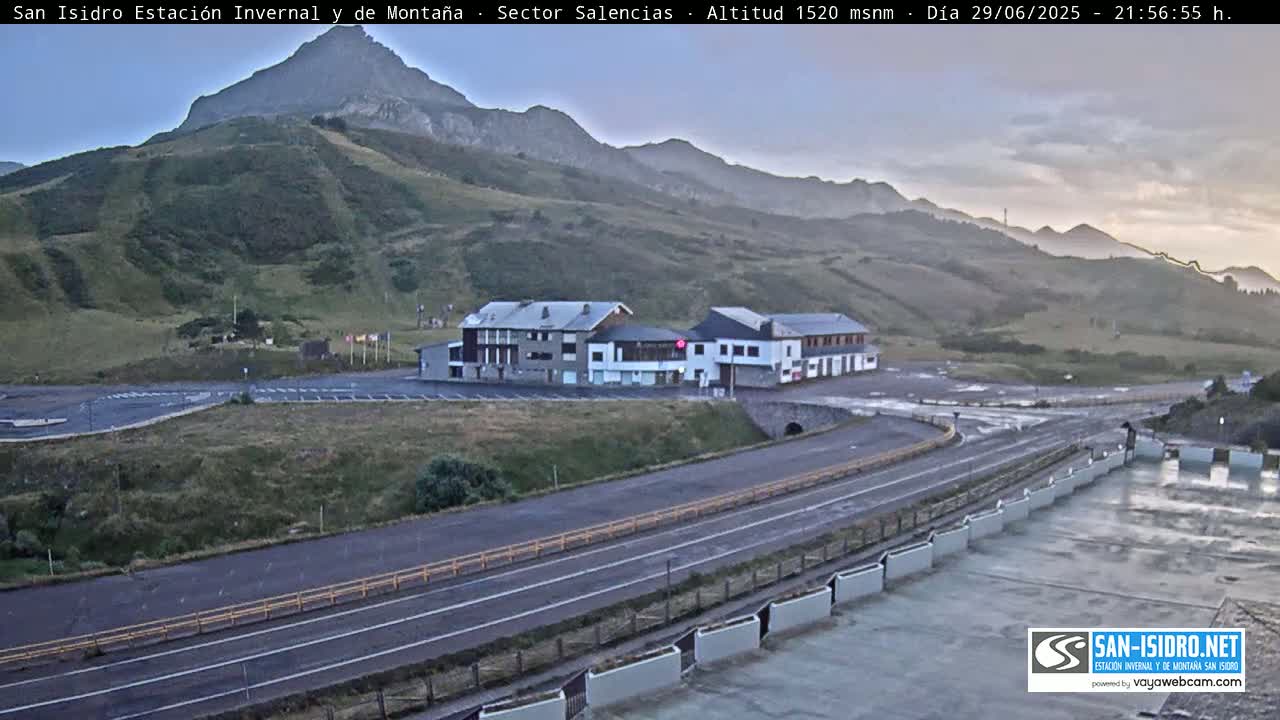 Estación San Isidro Hotel Area Live Cam - León, Castile&Leon, Spain