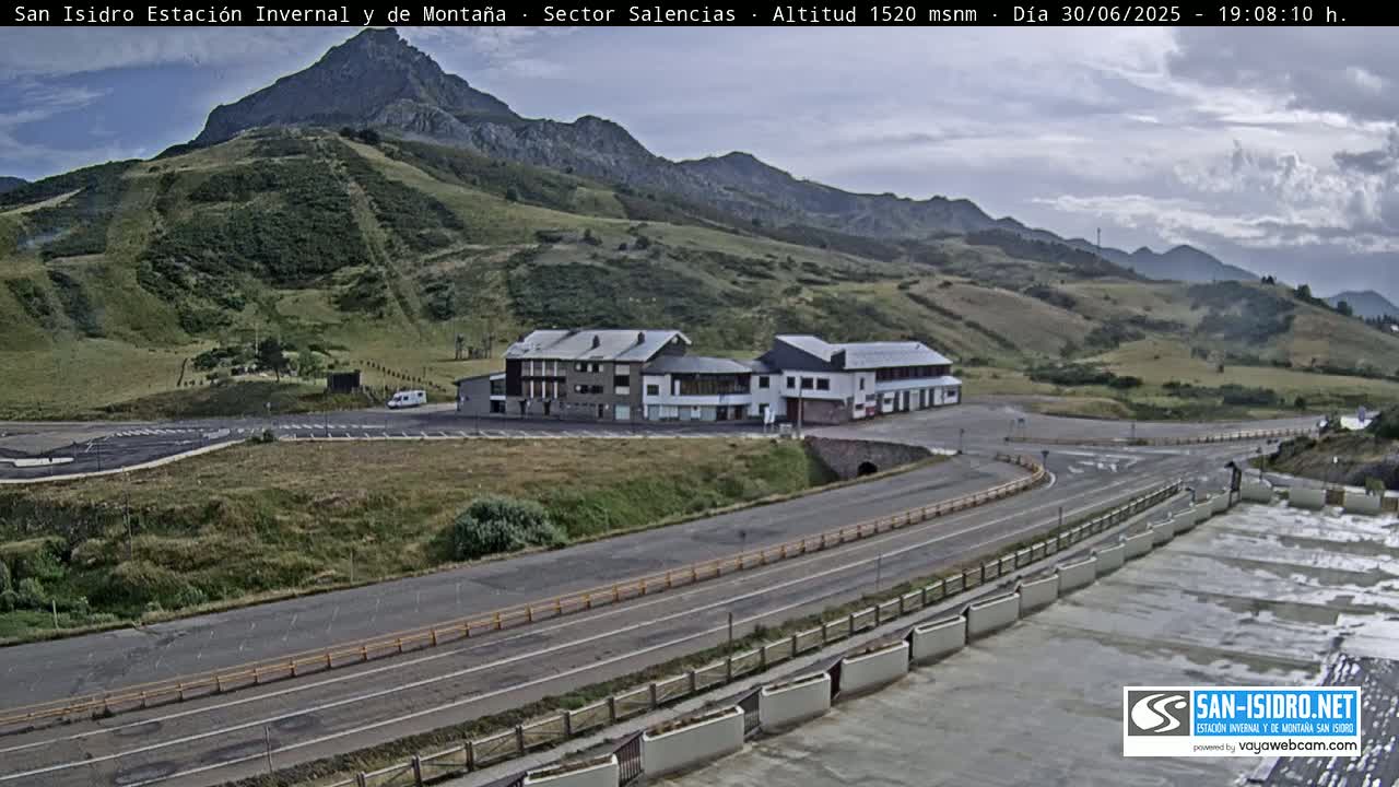 Estación San Isidro Hotel Area Live Cam - León, Castile&Leon, Spain
