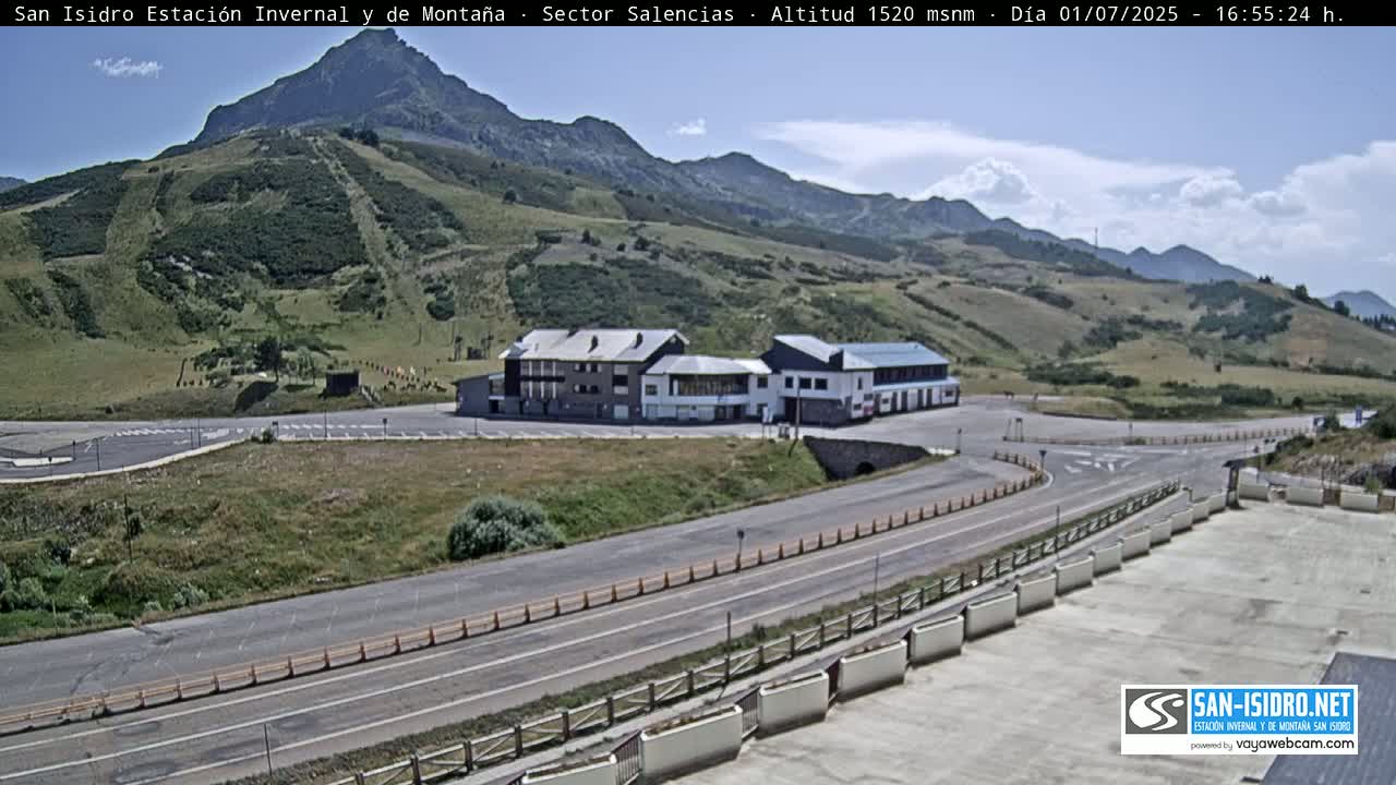 Estación San Isidro Hotel Area Live Cam - León, Castile&Leon, Spain