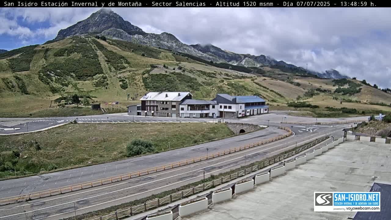 Estación San Isidro Hotel Area Live Cam - León, Castile&Leon, Spain