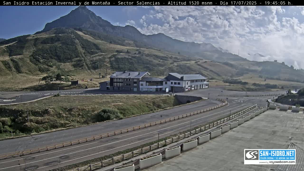 Estación San Isidro Hotel Area Live Cam - León, Castile&Leon, Spain